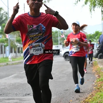 Runner Photo 5943246
