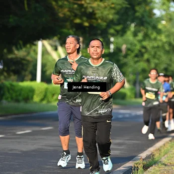 Runner Photo 5944191