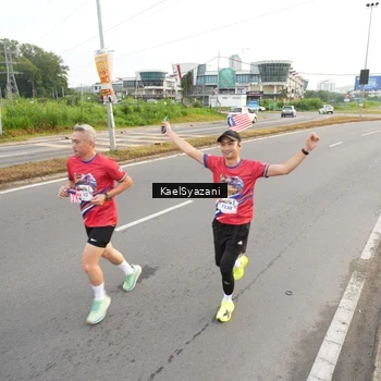 Runner Photo 5950501