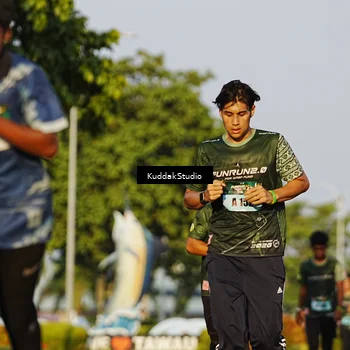 Runner Photo 5952342