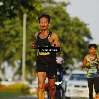 Runner Photo 5954100