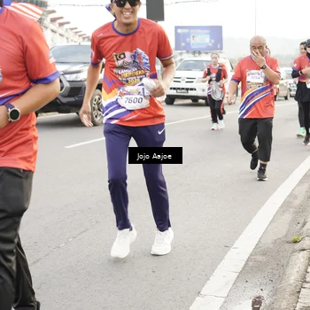 Runner Photo 5975364