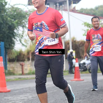 Runner Photo 5975667