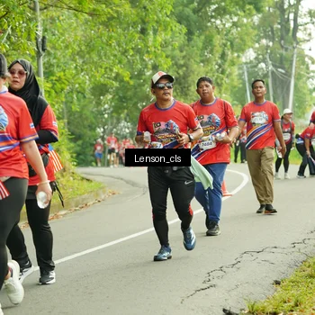 Runner Photo 5976774
