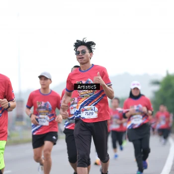 Runner Photo 5981743