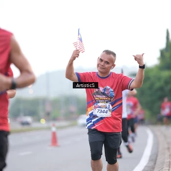 Runner Photo 5982100