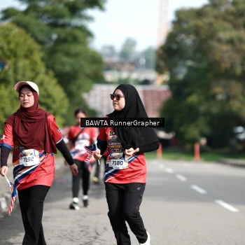 Runner Photo 5993435
