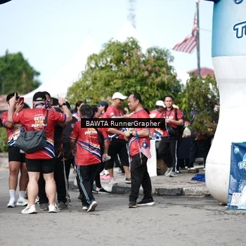 Runner Photo 5994659