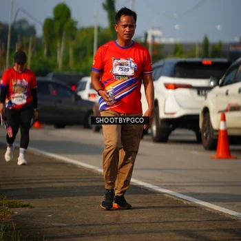 Runner Photo 5999035