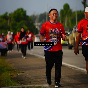 Runner Photo 6000396