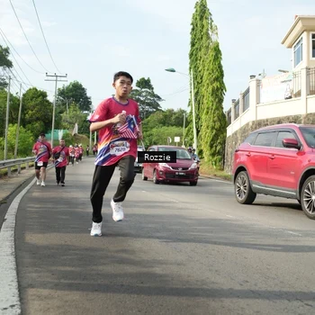 Runner Photo 6000837