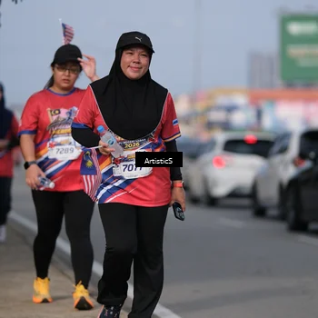Runner Photo 6000864