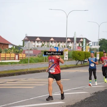 Runner Photo 6002035