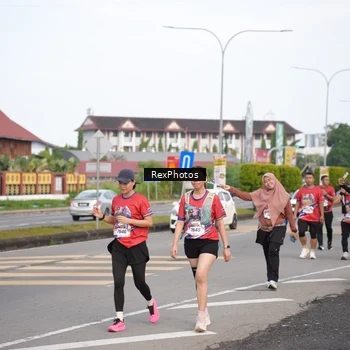 Runner Photo 6002347