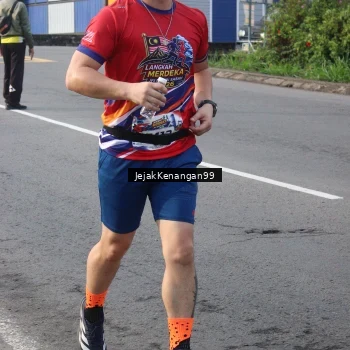 Runner Photo 6002896