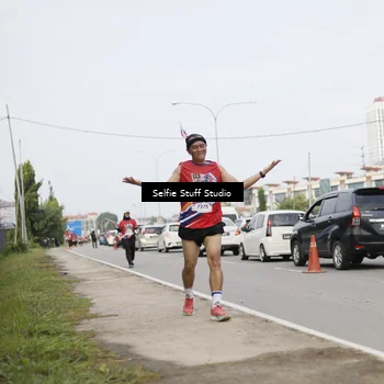 Runner Photo 6004024