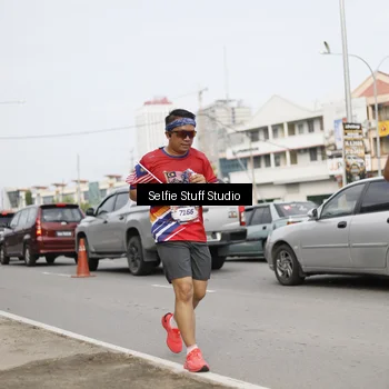 Runner Photo 6004048