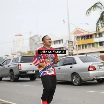 Runner Photo 6004064