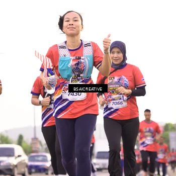 Runner Photo 6004074
