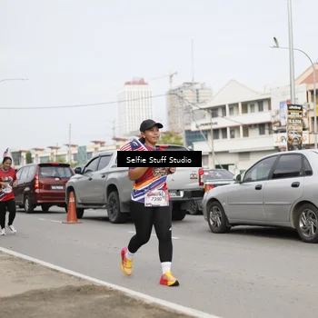 Runner Photo 6004080