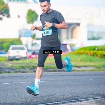 Runner Photo 6004096