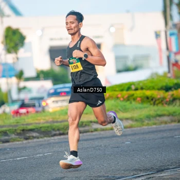 Runner Photo 6004135