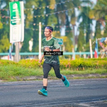 Runner Photo 6004213