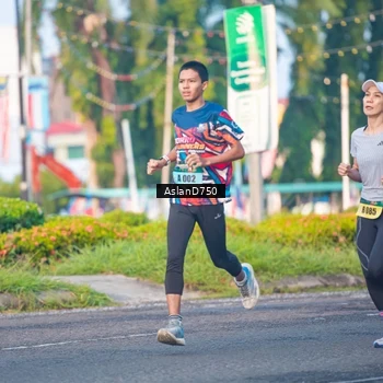 Runner Photo 6004240