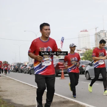 Runner Photo 6004258