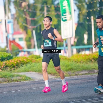 Runner Photo 6004272