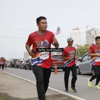 Runner Photo 6004273