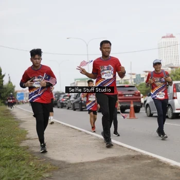 Runner Photo 6004294