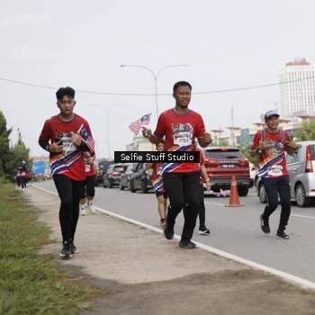 Runner Photo 6004301
