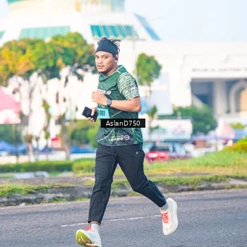 Runner Photo 6004304