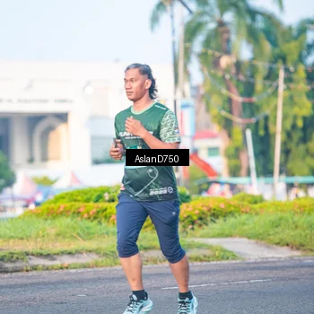 Runner Photo 6004344