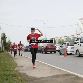 Runner Photo 6004345