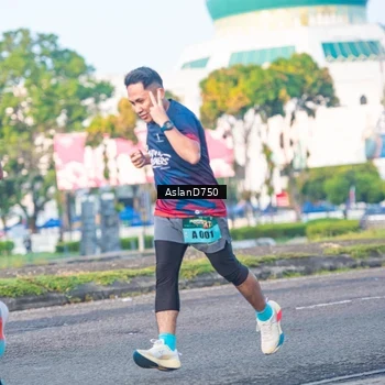 Runner Photo 6004359