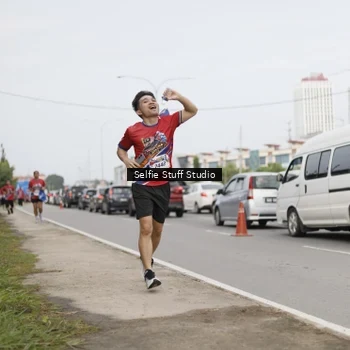 Runner Photo 6004372