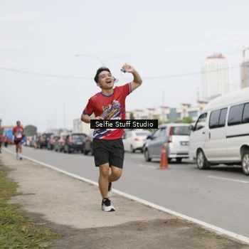 Runner Photo 6004374