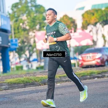 Runner Photo 6004392