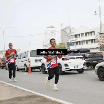 Runner Photo 6004402