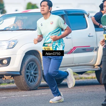 Runner Photo 6004600