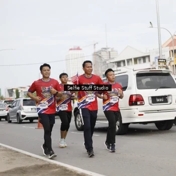 Runner Photo 6004656