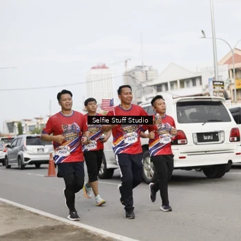 Runner Photo 6004657