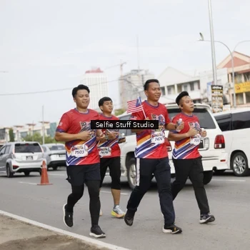 Runner Photo 6004659