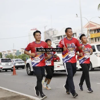 Runner Photo 6004660