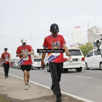 Runner Photo 6004664