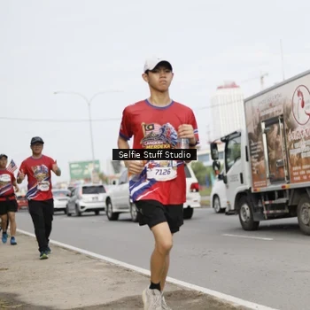 Runner Photo 6004666