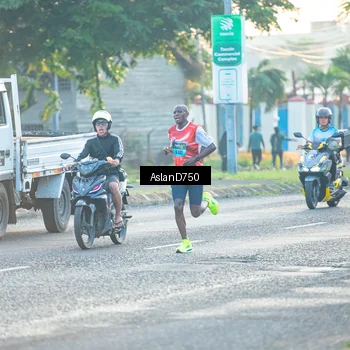 Runner Photo 6004680