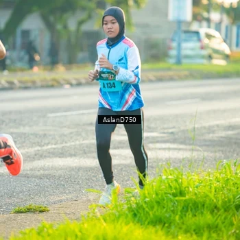 Runner Photo 6005043